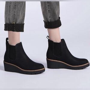 ✨ATHLEFIT Chelsea Wedge Boots ✨